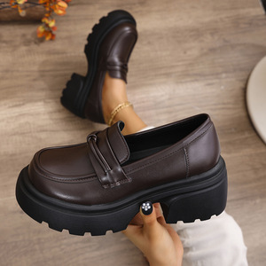 รองเท้าส้นหนาพื้นหนาไซส์ใหญ่แบบสวมสำหรับผู้หญิงสไตล์อังกฤษฤดูใบไม้ร่วง รองเท้าหนังแบบเรียบส้นเตี้ย - Product Image 2