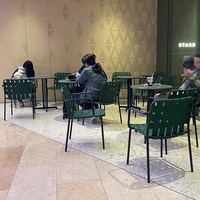 Ensemble de table et chaises de salle à manger d'extérieur en alliage d'aluminium moderne et simple, résistant à l'eau et aux rayons UV, meubles d'extérieur pour cour et terrasse