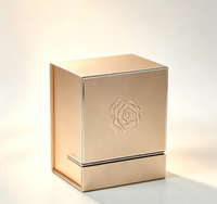 Boîte cadeau rigide de luxe avec logo personnalisé en relief, fermeture magnétique, matériaux recyclés, papier mat de qualité supérieure, boîte à parfum, boîte à bijoux