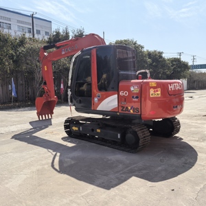 Mini-pelleuse sur chenilles Hitachi ZX70 d'occasion du Japon, 6,5 tonnes, faible nombre d'heures de travail, avec godet standard - Product Image 6