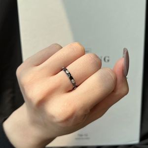 Bague élégante Dylam en argent sterling 925 plaqué rhodium, zircone 5A, émail noir, bijoux en diamant pour femmes - Product Image 4