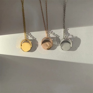 Collier Pendentif Rotatif Personnalisé en Acier Inoxydable avec Breloques Vides à Graver – Chaîne Tendance pour Anniversaire - Product Image 1