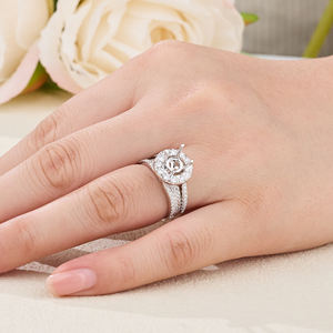 ตัวยึดแบบกึ่งทองคำขาว18K สำหรับงานแต่งงานคลาสสิกได้รับการรับรองการตัดเพชรที่สวยงามดีไซน์ดอกไม้ - Product Image 2