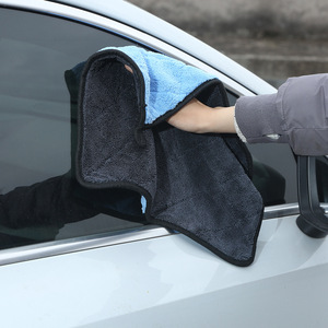 Serviette de lavage de voiture 40x40 cm, double face, épaisse, absorbante, sans peluches, en microfibre corail pour le nettoyage des véhicules - Product Image 2