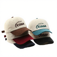 Casquette de baseball sportive en velours côtelé bicolore vintage personnalisable avec broderie de lettres tendance et design feuille sur visière incurvée