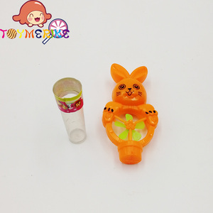 Distributeur de tubes <span class=keywords><strong>à</strong></span> jouets avec sifflet <span class=keywords><strong>à</strong></span> ventilateur lapin pour 2g de chewing-gum / bonbons gélifiés / bonbons durs - Product Image 3