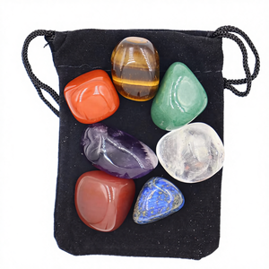 Nouveautés Pierres de quartz sculptées Feng Shui Pierres roulées avec sac en flanelle noire Ensemble de pierres naturelles des 7 chakras - Product Image 4