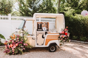 Camionnette à bière électrique Piaggio Ape Mini personnalisée, nouvelle, rétro, tricycle électrique, camion <span class=keywords><strong>de</strong></span> restauration, <span class=keywords><strong>bar</strong></span> mobile à vendre. - Product Image 4
