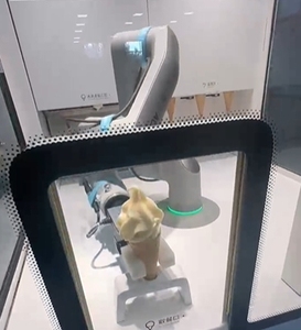 Robot de vente de crème glacée : Nouvelle station automatique de crème glacée robotisée, robot collaboratif (Cobot) à faible encombrement - Product Image 4