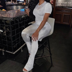 ชุดเซ็ต 2 ชิ้นสำหรับผู้หญิงแฟชั่น เสื้อแขนสั้นทรงเข้ารูปใหม่ & กางเกงลำลองเอวสูงลายเรียบ - Product Image 4