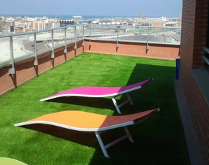 Césped Artificial Sintético para Exteriores, Resistente a los Rayos UV, para Balcón, Alfombra Decorativa Verde Moderna - Product Image 1