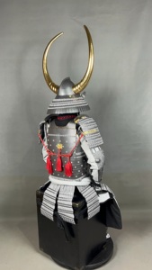 ชุดเกราะซามูไรหนังแท้ทำมือ ของแท้ สำหรับผู้ใหญ่ทุกเพศ มีสินค้าในสต็อก ผลิตจากโรงงานโดยตรงจากซานตง สำหรับใช้ในภาพยนตร์และละครโทรทัศน์ - Product Image 6