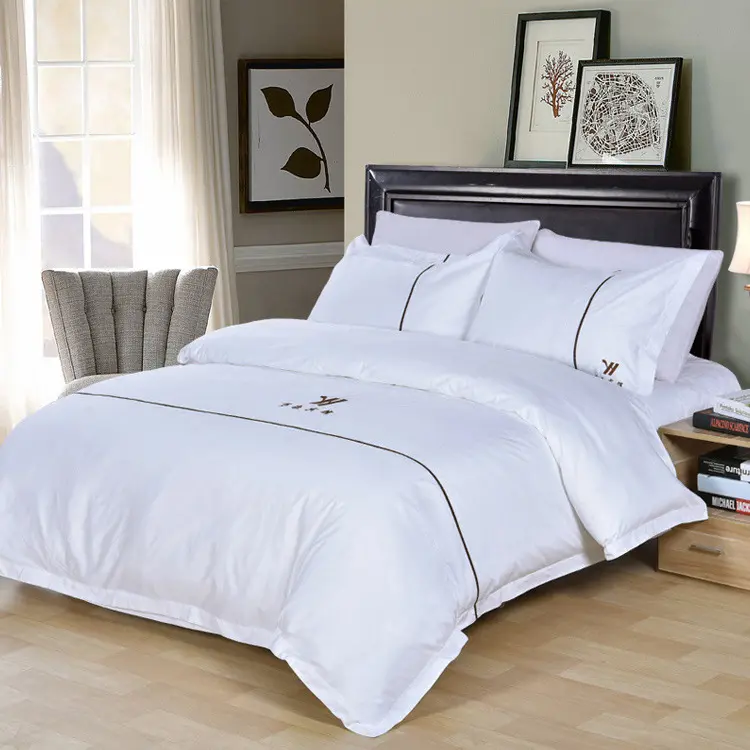 Four and five star hotel room linen guest room bedding satin four sets of white sheet and quilt cover manufacturers