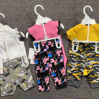 Kundenspezifischer Logo-Kleiderbügel aus weißem Kunststoff für Baby-Strampler, Langunterwäsche, Pyjamas, klassisches Design, Haken für Mäntel und Schürzen, Präsentationsbügel