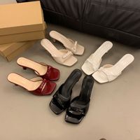 Nouvelles sandales d'été tendance, talons sexy, mules carrées, bout ouvert, style Hilary pour femmes