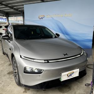 2022年小鹏P7 灰色外观 黑色内饰 |   480 - 670公里续航 L2 - ADAS系统 <span class=keywords><strong>4</strong></span> - 5门5座电动轿车 - Product Image 2