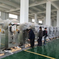 Machine à fabriquer des sachets d'eau koyo / Machine de remplissage et de scellage de sachets liquides koyo