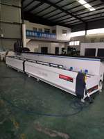 Machine de fraisage et de perçage CNC de 6000 mm pour la fabrication de fenêtres et de portes en profilés aluminium et PVC