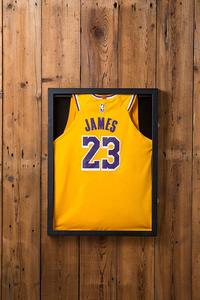 Vitrina <span class=keywords><strong>de</strong></span> Exhibición para Camisetas Deportivas, Negra, Tipo Shadow Box, Tamaño 2XL, para Montar en <span class=keywords><strong>la</strong></span> Pared, para Camisetas <span class=keywords><strong>de</strong></span> Béisbol y Baloncesto - Product Image 2