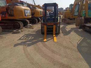 Montacargas Diésel Usado 7F30 de 3 Toneladas, Horquillas de 1520 mm, 3 m, 4.5 m, Precio Económico, Alta Eficiencia - Product Image 3