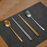 Cuillères, fourchettes et baguettes vintage en acier inoxydable, style industriel, cuillères et fourchettes rétro, baguettes carrées antiques pour restaurant