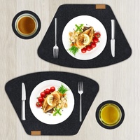 Tapis de table en feutre absorbant résistant à la chaleur de haute qualité en forme d'éventail Lot de 6 napperons et 6 sous-verres en verre pour table de cuisine à manger