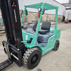 Montacargas Diésel Mitsubishi FD30 de 3 Toneladas y 3 Metros, Usado, Modelo 2023, 4x4, 1 Año de Garantía - Product Image 4