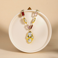 Design de mode perle naturelle et pierre précieuse carrée plusieurs couleurs pendentif perlé collier bijoux pour la fête des femmes