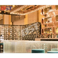 Comptoir de bar en forme de L de style industriel moderne avec présentoir à vin pour hôtel, centre commercial, résistant aux rayures, garantie 10 ans