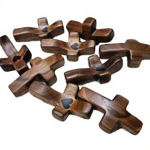 Crucifixo de Madeira de Noz Preto Sólido, Artesanato Polido Feito à Mão, Placa de Parede Gravada para Decoração de Páscoa e Natal - Product Image 3