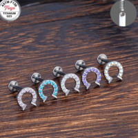 Clous d'oreilles en titane Freya en forme de sabot de cheval pour femmes, avec zircon coloré et diamant, à dos plat et filetage interne