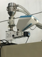 Doseur volumétrique en plastique de haute précision PLC industriel contrôlant le mélangeur de couleurs de granulés en plastique Masterbatch