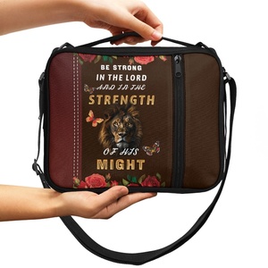 Bolsas de diseñador de artículos de lujo Venta al por mayor Dios personalizado está con ella. Ella no se caerá Fundas bíblicas Bolsa con correa para el hombro Bolsa impermeable para leer Bolsa conveniente - Product Image 4