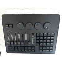 Mini console DMX Command Wing pour scène