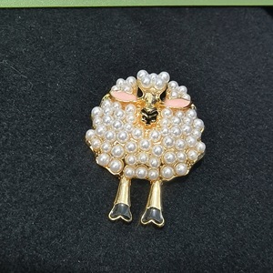 <span class=keywords><strong>Broche</strong></span> Adorable <span class=keywords><strong>Agneau</strong></span> en Alliage Haut de Gamme Incrustée de Perles, Vente en Gros Usine, pour Femme, Costume, Manteau, Épingle de Poitrine - Product Image 5