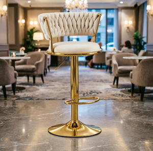 Taburete de <span class=keywords><strong>bar</strong></span> de alta gama para recepción de club, con textura de tela verde, respaldo ópticamente curvado y estructura de hierro fundido de una pieza - Product Image 1