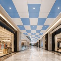 Panneau de plafond en alliage d'aluminium durable 600x600mm, surface lisse, dalle de plafond suspendu en métal pour l'intérieur des centres commerciaux