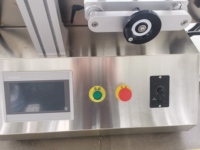 Machine de bouchage automatique de petite bouteille en verre de bureau pour flacons compte-gouttes et vaporisateurs d'huiles essentielles et cosmétiques