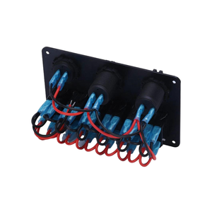 Panneau de commande marin tout-terrain 6 voies avec voltmètre numérique et <span class=keywords><strong>chargeur</strong></span> USB universel pour yacht, jeep, camping-car et VTT - Product Image 3