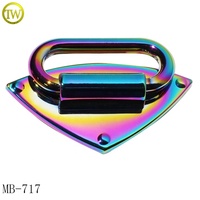 Étiquettes de marque en alliage argenté personnalisées en forme de lettre, accessoires de sac en cuir, plaques métalliques gaufrées pour chapeaux et sacs pour femmes