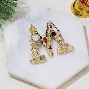 Broche de Lujo Ligero 2026 con Letras para Boda, Fiesta o Compromiso - Product Image 5