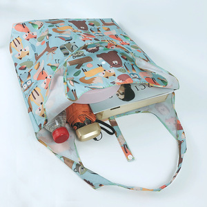 Bolsa de compras plegable de tela Oxford con estampado de dibujos animados, bolsa grande de hombro ecológica para compras, bolsa reutilizable portátil - Product Image 3