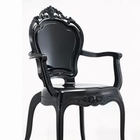 Chaise de salle à manger de couleur noire, nouveau design moderne, bon marché, en plastique, vente en gros