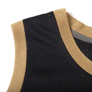 Débardeur pour homme tendance à blocs de couleur - Tricoté en coton 100% - Tissu respirant à séchage rapide - Design élégant - Parfait pour la salle de sport et les tenues décontractées - Product Image 4