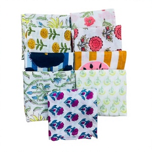 Lot de serviettes en tissu imprimées à la main pour la maison, la cuisine, la salle à manger, les fêtes - Product Image 1