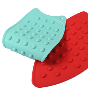 Alfombrilla de silicona portátil para planchar, rectangular, resistente al calor, antideslizante, para uso doméstico - Product Image 1