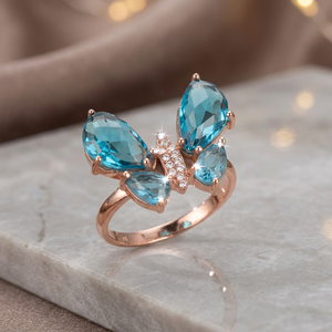 Bague en plaqué or The Enchanting Blue Gemstone avec une belle bague en diamant en forme de papillon - Product Image 2