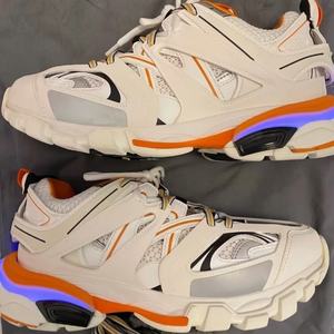 Zapatillas Deportivas LED Track 3.0 para Mujer, Zapatillas para Correr Track 3.0, Zapatillas Vintage con Logotipo Personalizado, Zapatillas de Moda Casuales para Hombre - Product Image 2