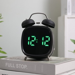 <span class=keywords><strong>Sveglia</strong></span> Multifunzionale in Metallo GH8032, Grande Orologio Digitale LED con Suoneria Extra Forte e Modalità Snooze per Comodino, Scrivania, Casa e Ufficio - Product Image 4