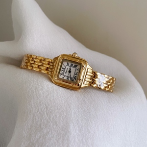 Orologio <span class=keywords><strong>da</strong></span> <span class=keywords><strong>Polso</strong></span> Vintage <span class=keywords><strong>da</strong></span> <span class=keywords><strong>Donna</strong></span> con Quadrante Quadrato Dorato e Numeri Romani, Bracciale in Metallo <span class=keywords><strong>di</strong></span> <span class=keywords><strong>Lusso</strong></span>, Stile Classico ed Elegante - Product Image 4